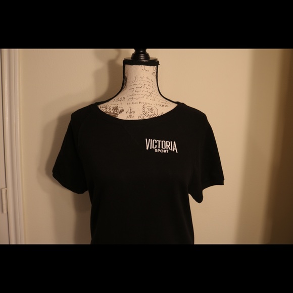 New Victoria’s Secret sport short sleeve sweater - Picture 3 of 7
